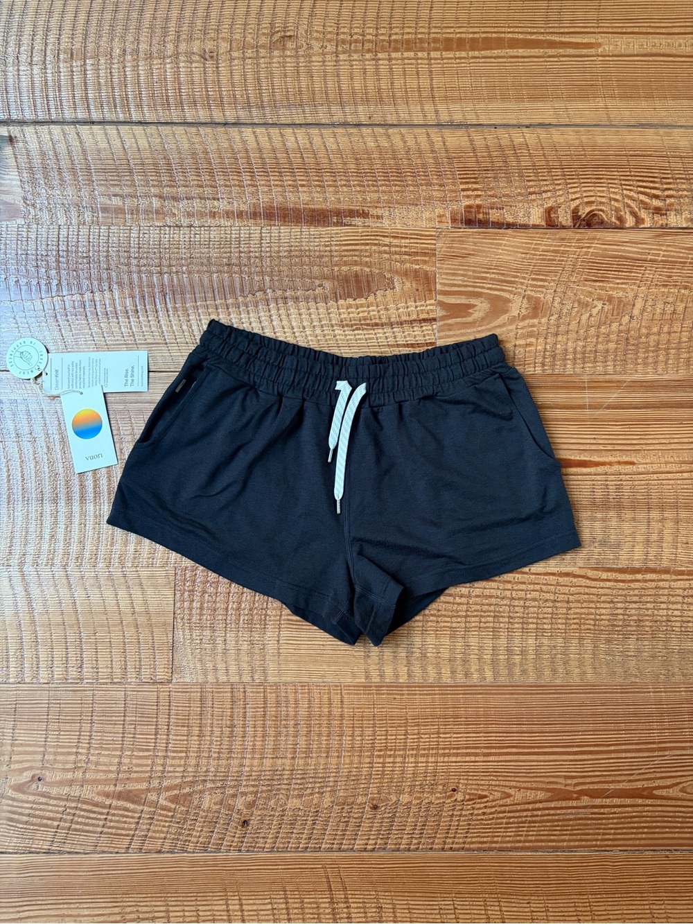 Vuori halo performance shorts